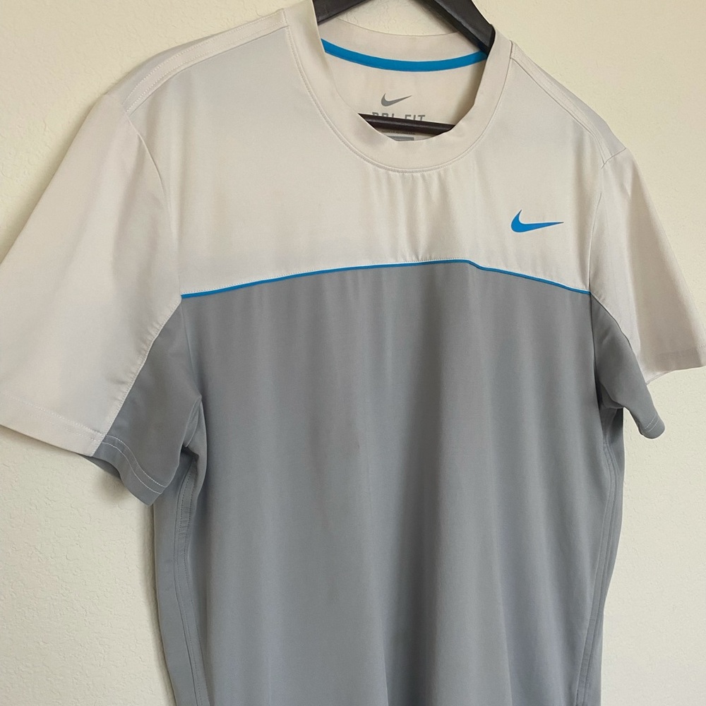 NIKE grey blue white dry fit t-shirt stretchy